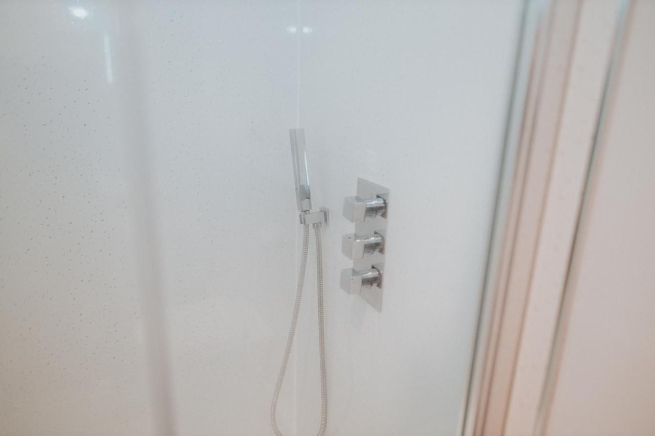 Luxury Modern 3 Bedroom Apartment In City Centre Edinburgh Bagian luar foto