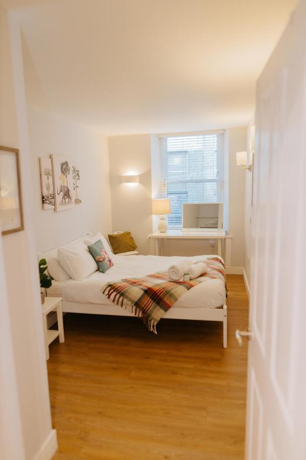 Luxury Modern 3 Bedroom Apartment In City Centre Edinburgh Bagian luar foto